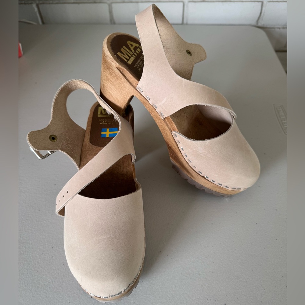 Mia Nude Clogs Size 37
